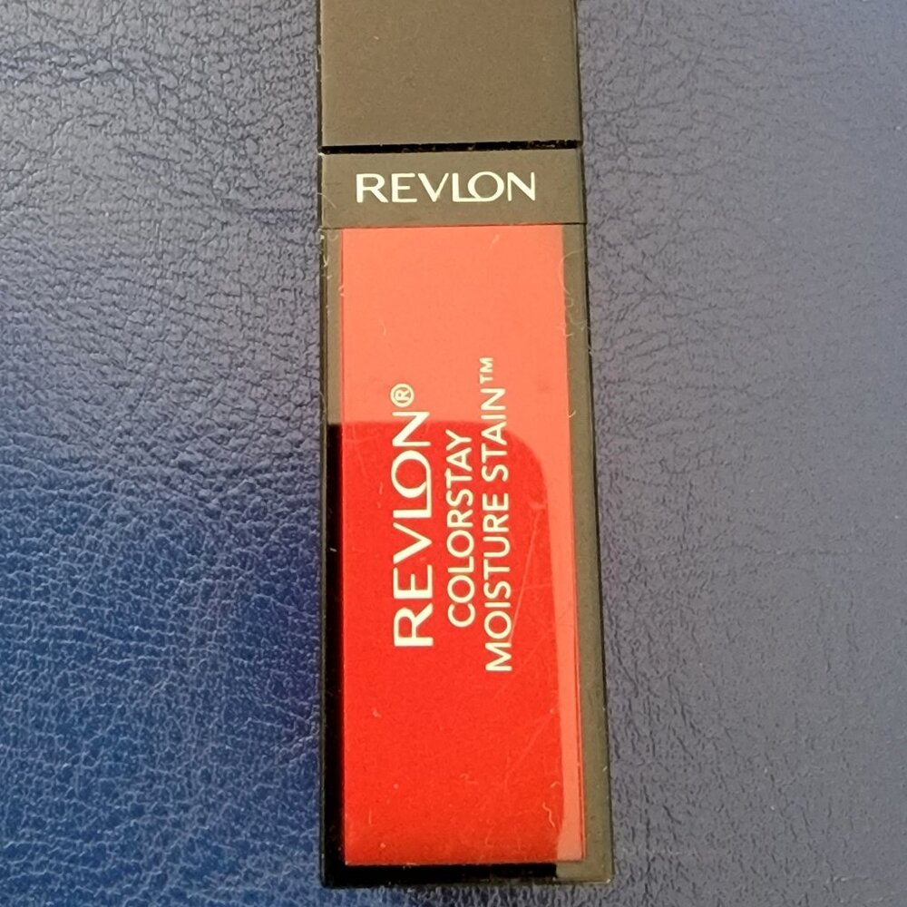 Revlon ColorStay Moisture Stain Lipstick Shade 040 Shanghai Sizzle